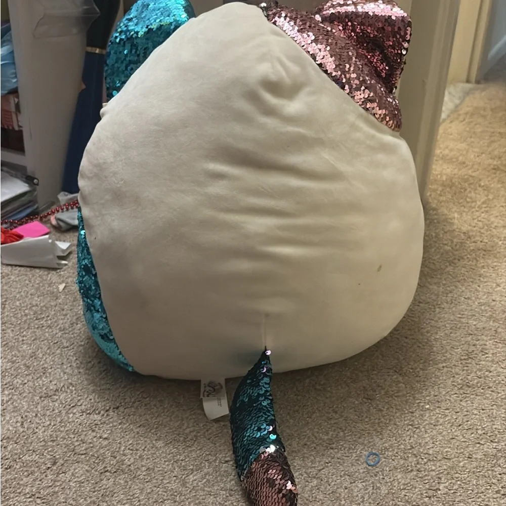 Squishmallows Sequin Cat Bed - Cream and Teal